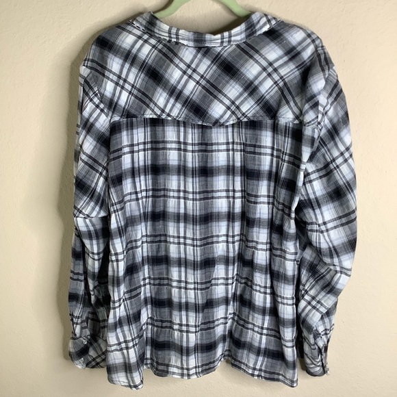 a.n.a. A NEW APPROACH LS/ROLL TAB BLK/WHT 3X - Picture 3 of 8